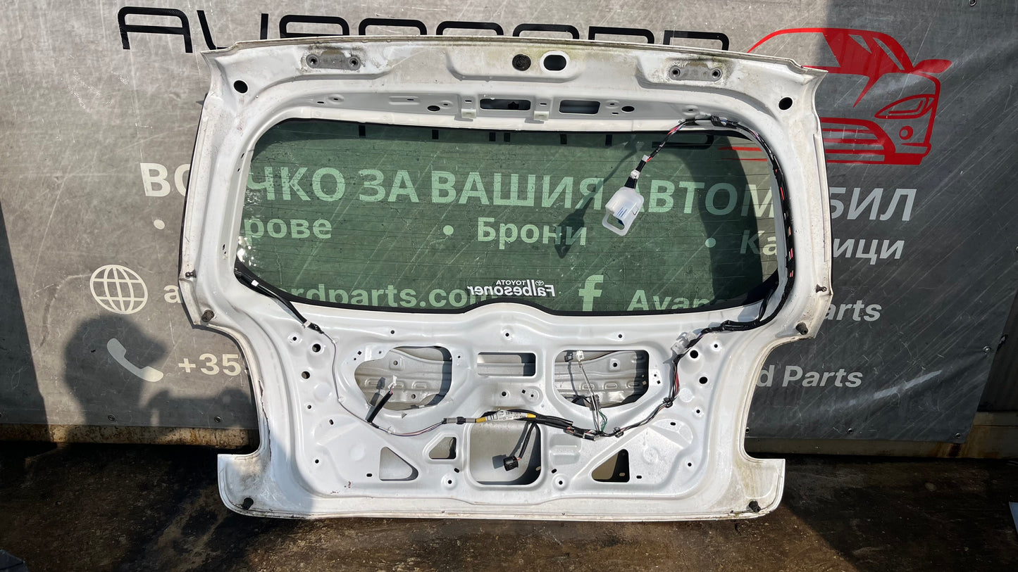Багажна врата Toyota Auris 2006-2012