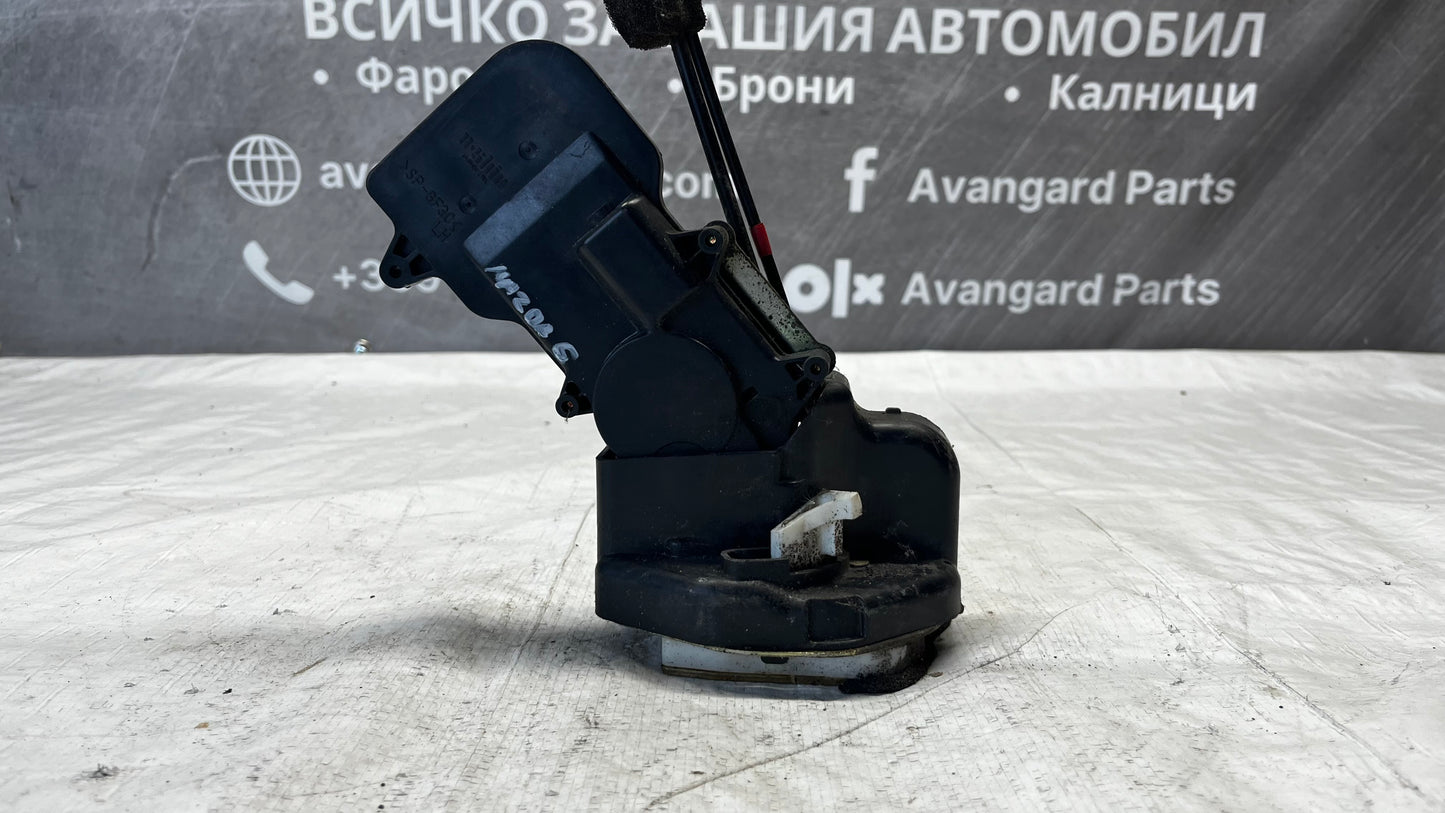 Mazda 6 задна лява брава