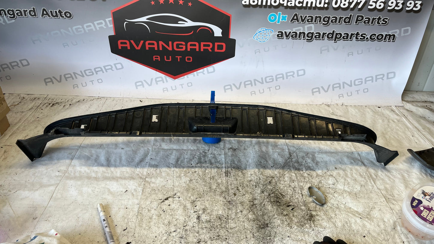 BMW X3 E83 лайстна на багажник