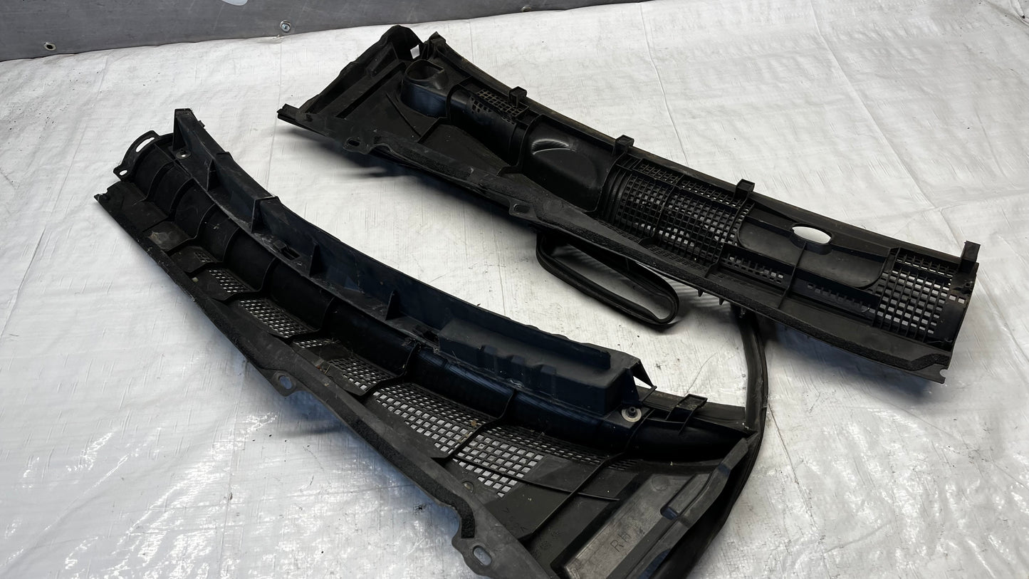 Mazda 6 лайстна под чистачки