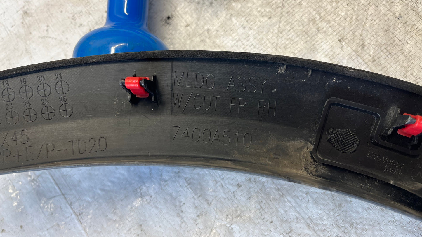 Mitsubishi Eclipse Cross вежда предна дясна