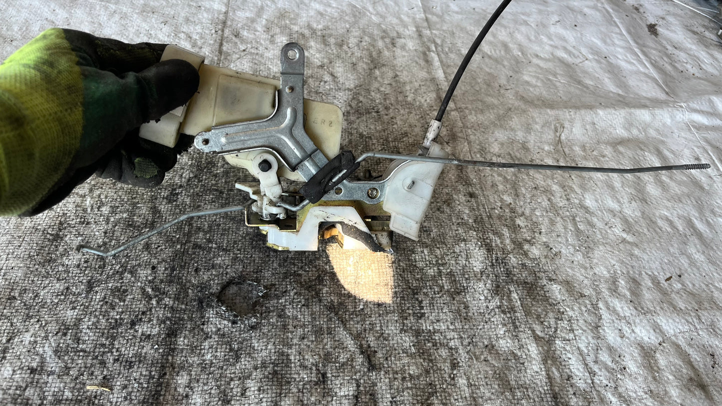 Toyota Yaris предна дясна брава