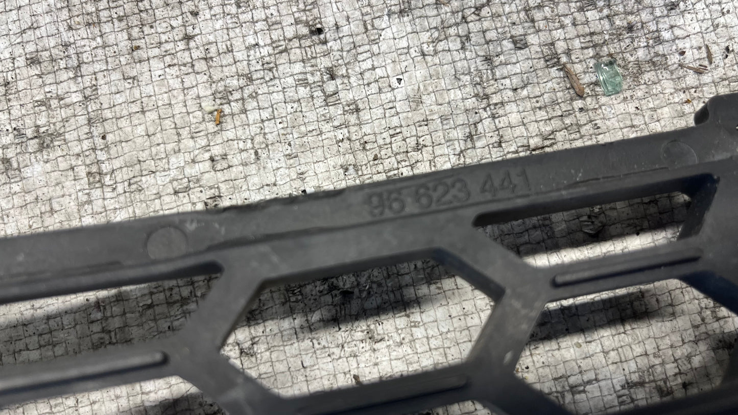 Chevrolet Captiva 06- предна решетка