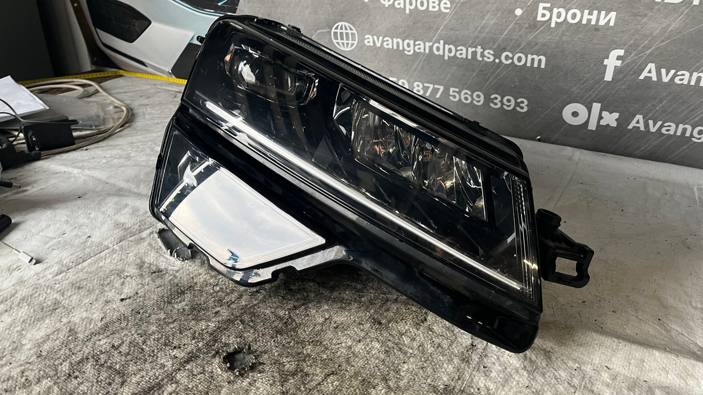 Skoda Karoq десен фар