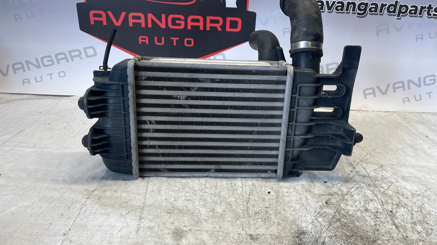 Toyota Yaris 2 1.4 интеркулер