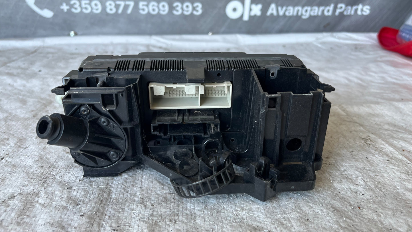 Панел климатик Volkswagen Golf 5