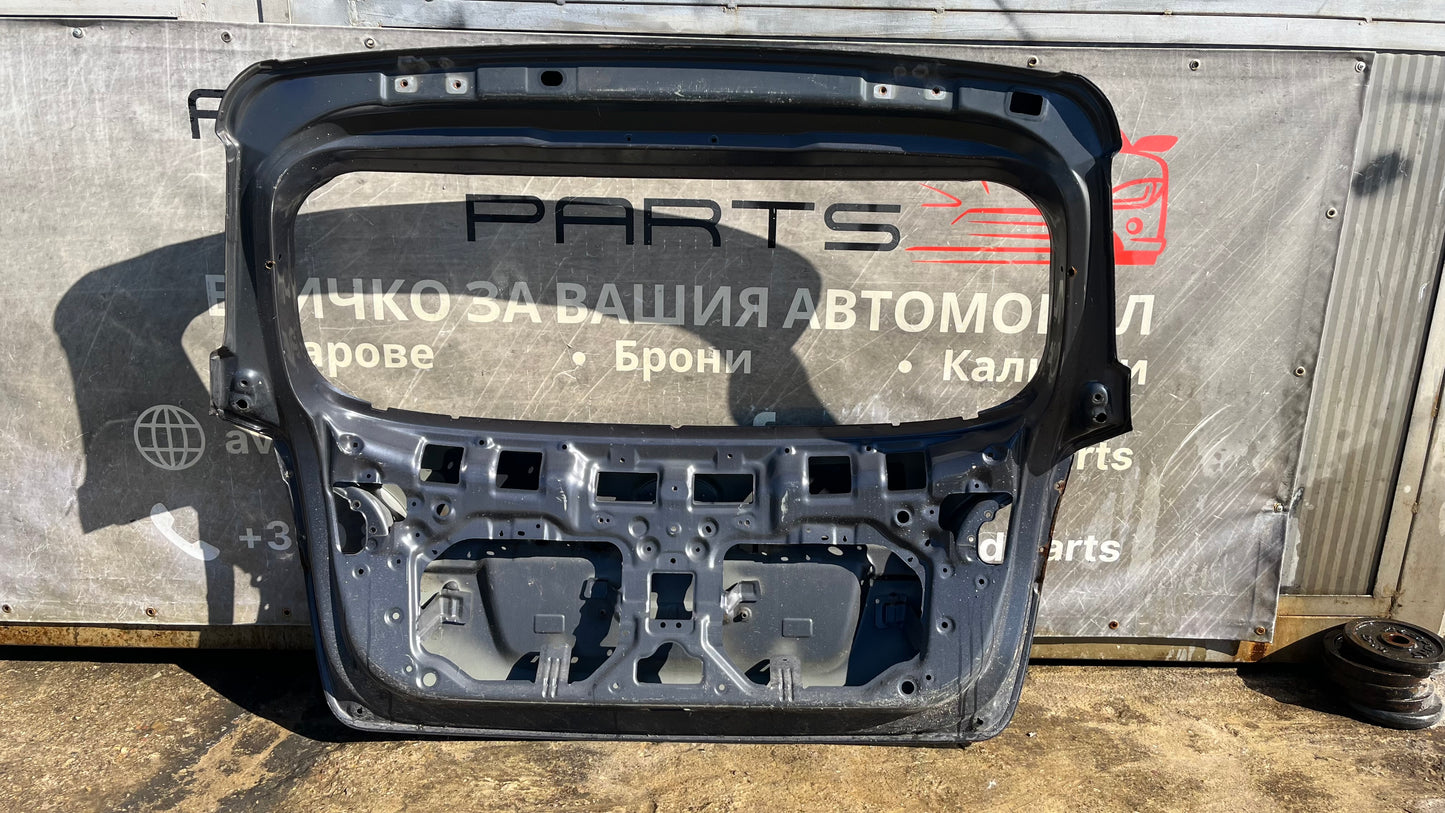 Багажна врата Kia Venga 2009-2019