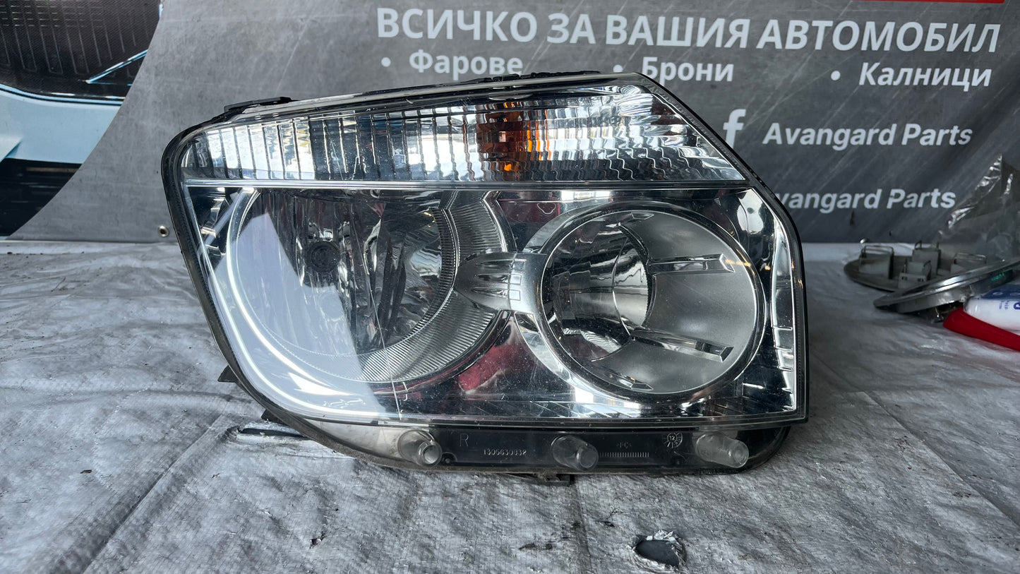 Dacia Duster 2010- десен фар