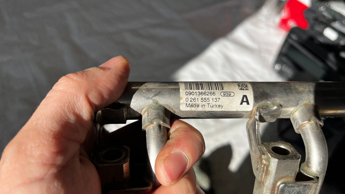 Ford Fiesta 1 горивна рейка