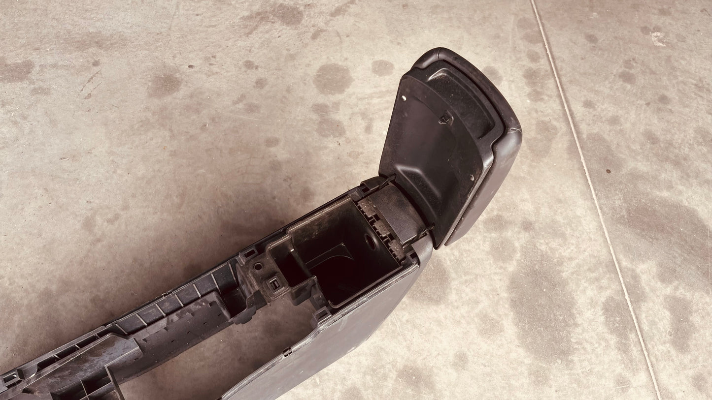 Средна конзола Nissan Qashqai 2007-2013