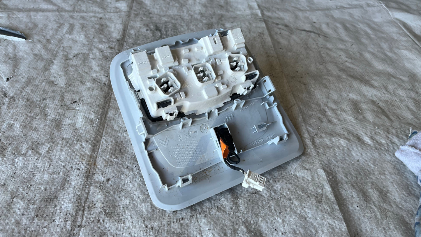 Плафон Peugeot 2008 2013-