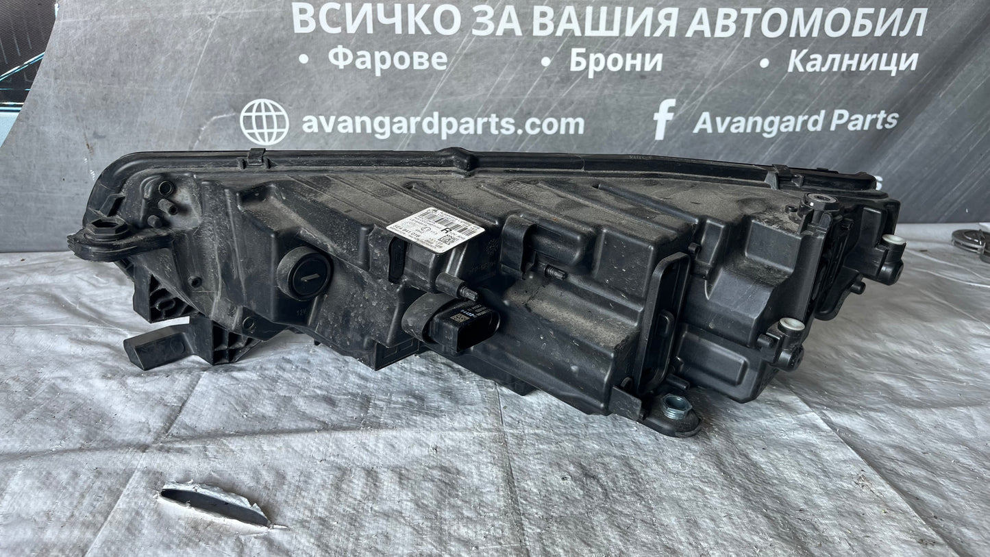 Десен фар Skoda Octavia 4 2020-