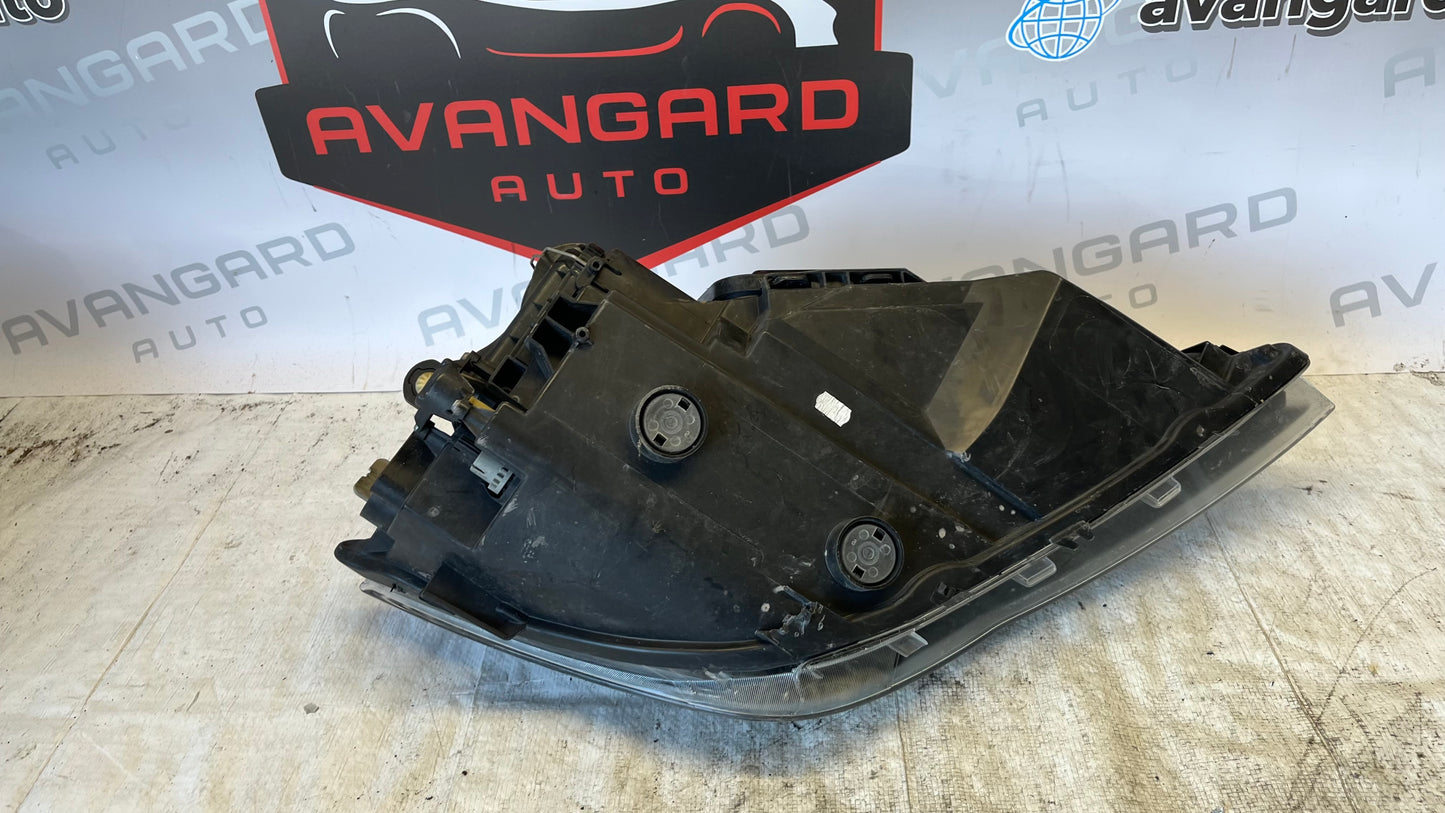 Seat Leon 3 ляв фар