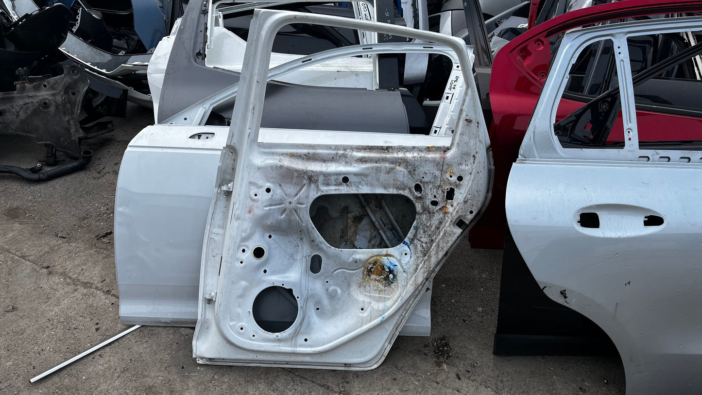 Volkswagen Polo 2G4 задна дясна врата