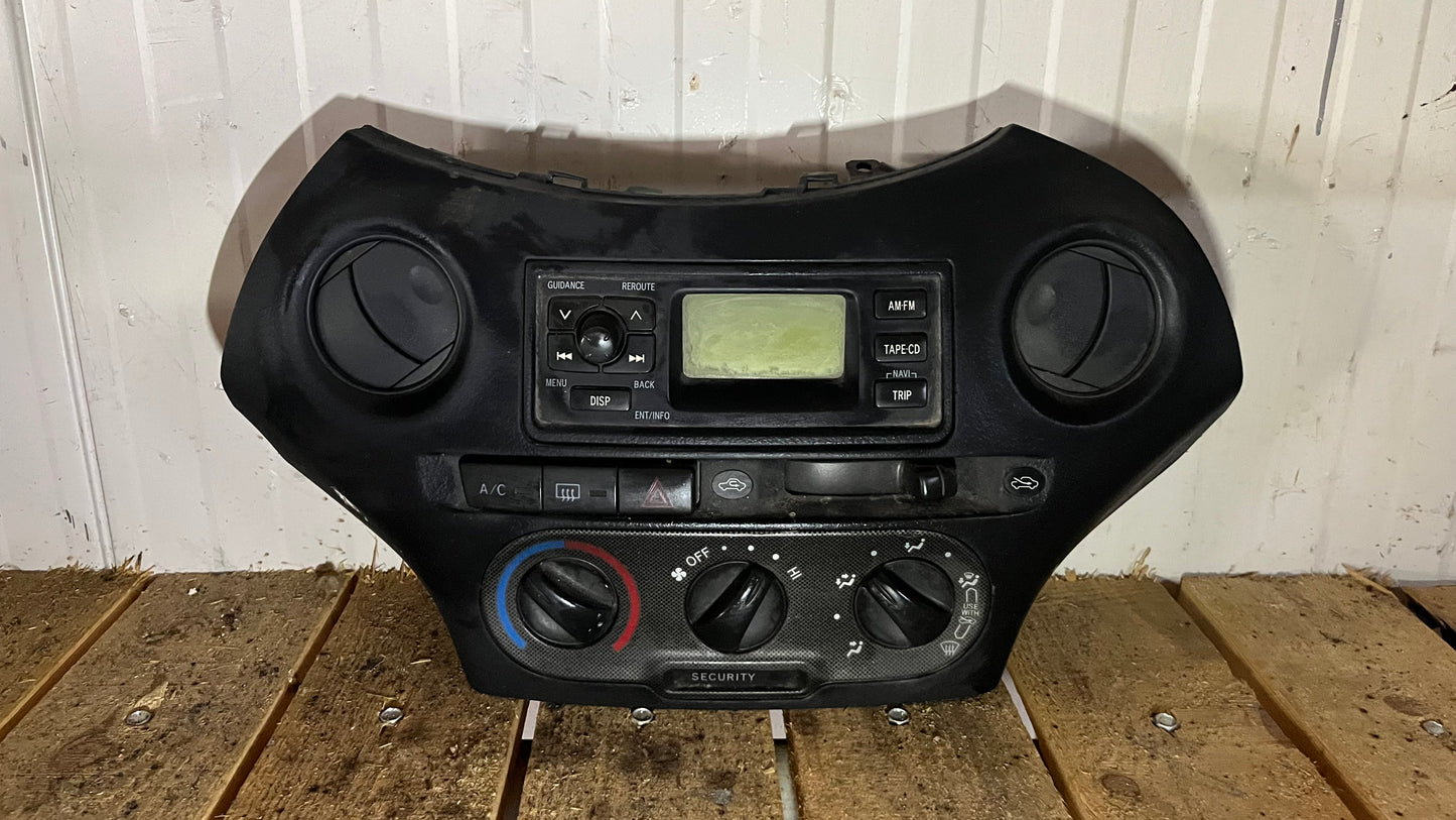 Панел климатик и радио Toyota Yaris/Verso 1999-2006
