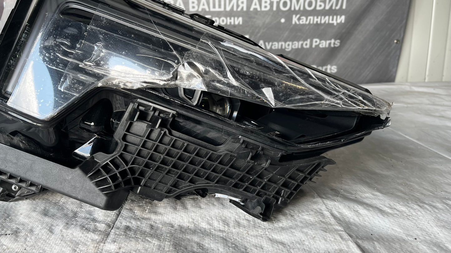 Десен фар Polestar 3 2025-