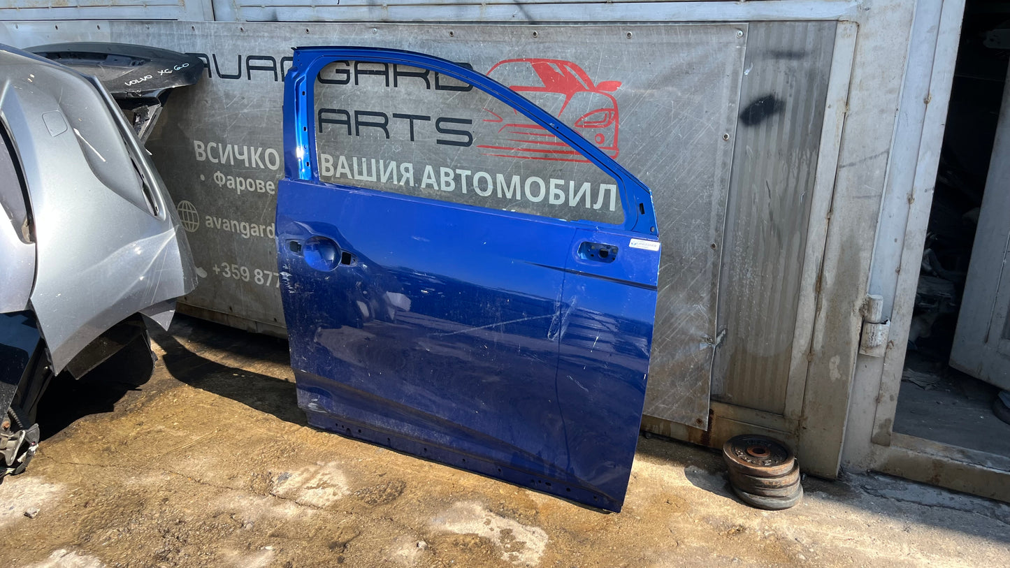 Предна дясна врата Renault Clio 5