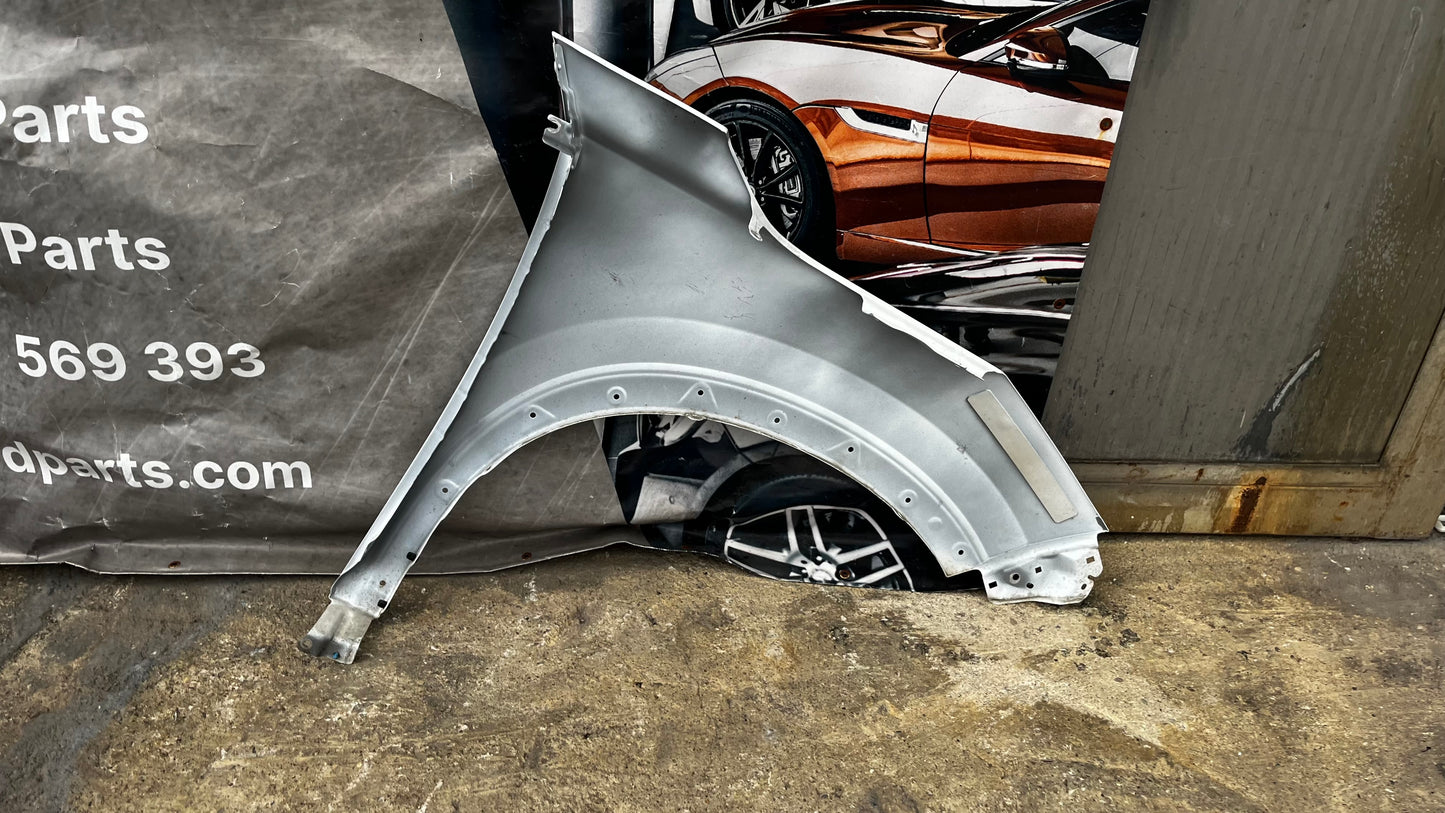 Nissan Rogue 2021- ляв калник