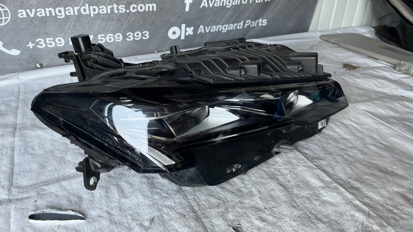 Десен фар Peugeot 308 3