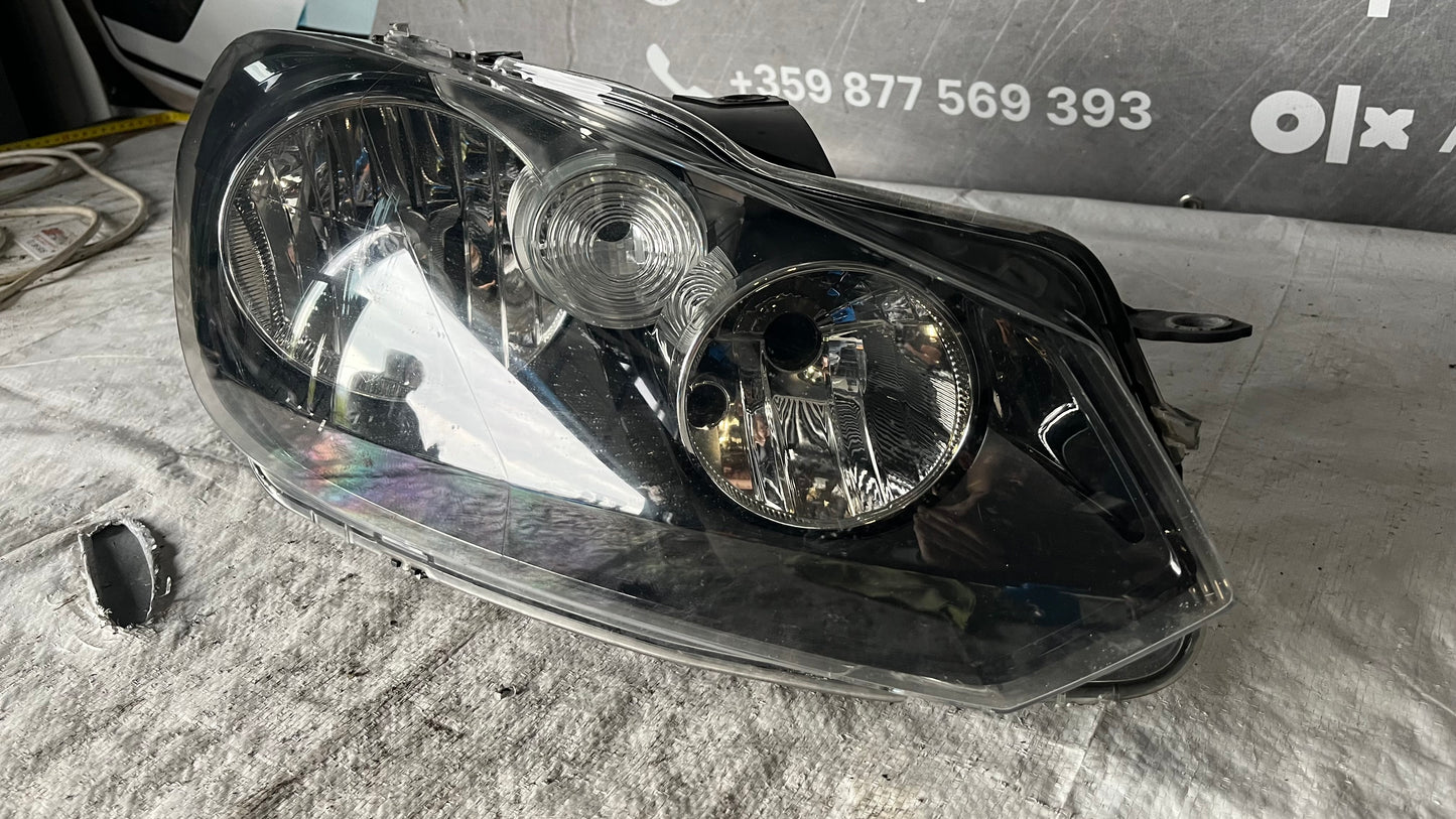 Volkswagen Golf 6 ляв фар