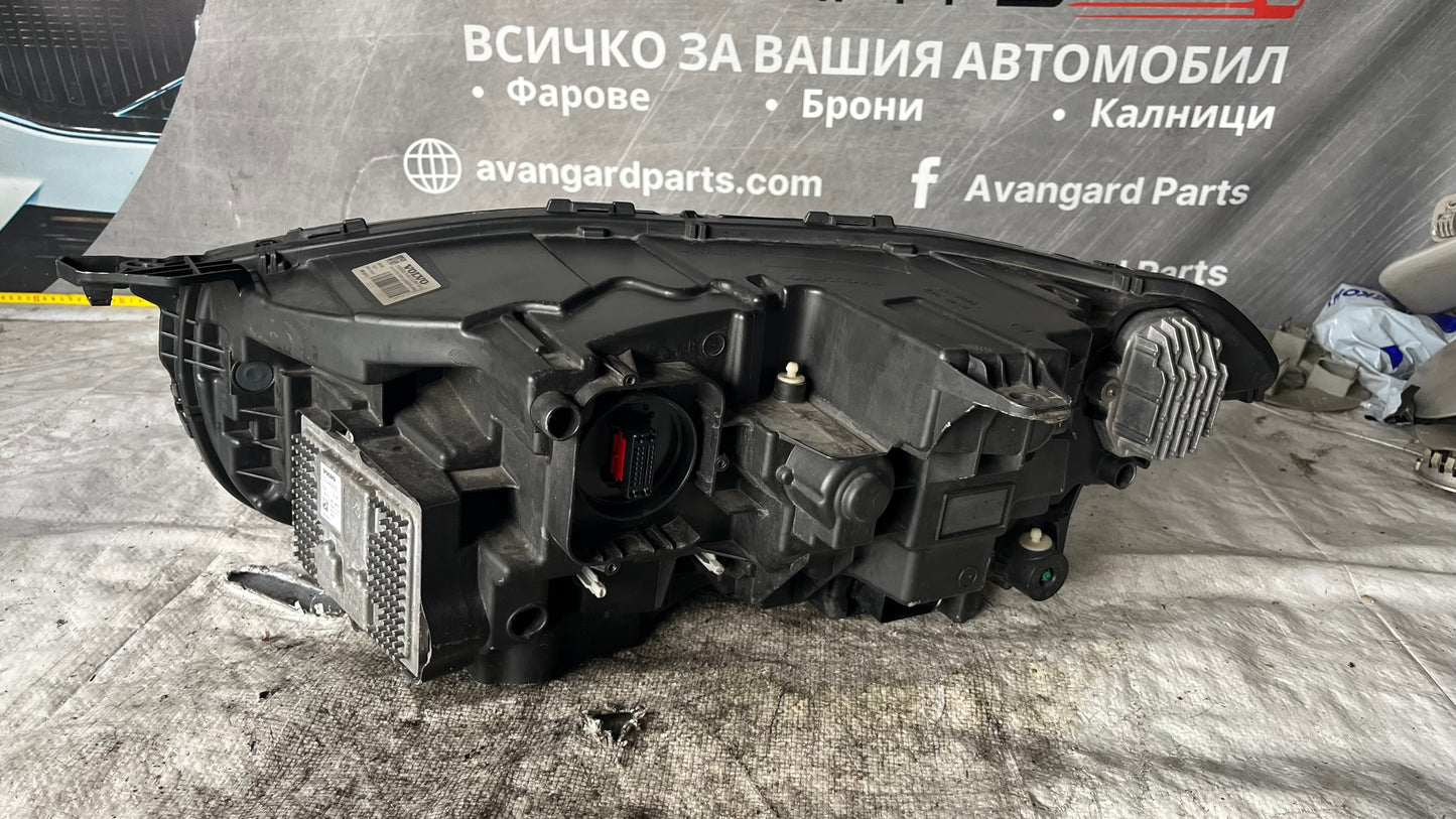 Volvo XC90 2 2016- десен фар