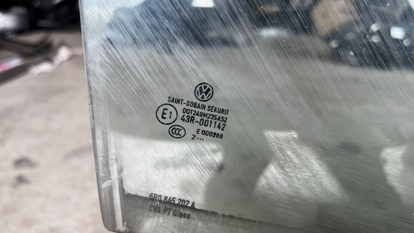 Volkswagen Polo 6C 6R стъкло предно дясно