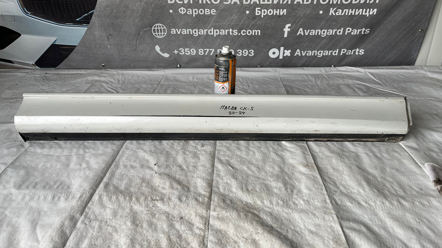 Декоративна лайстна за предна дясна врата Mazda CX-5 2023-