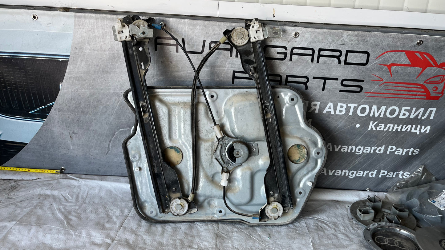 Nissan Qashqai J10 кора предна дясна врата
