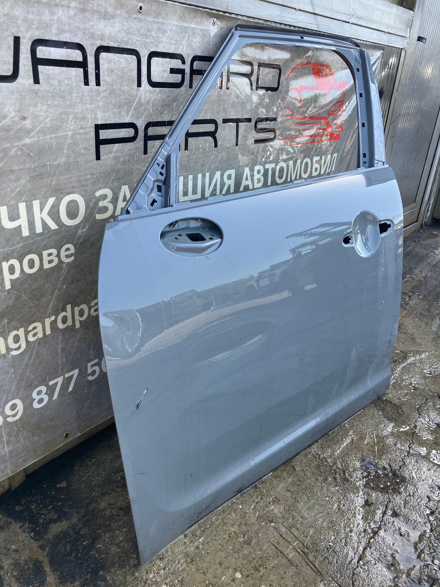 Предна лява врата за Mini Countryman F60 2016-2024г.