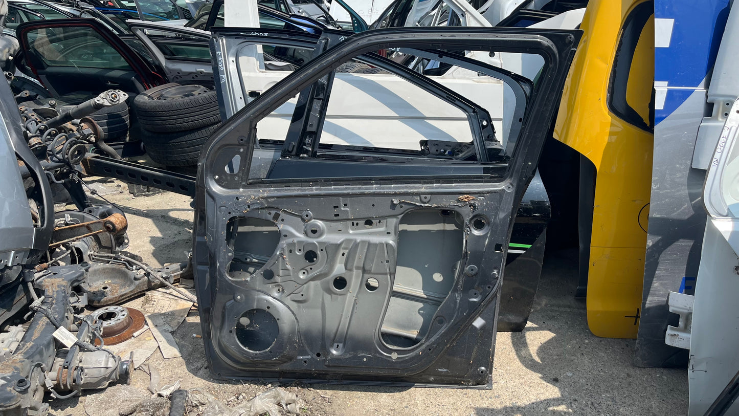 Предна дясна врата Suzuki Swift MK7 2010
