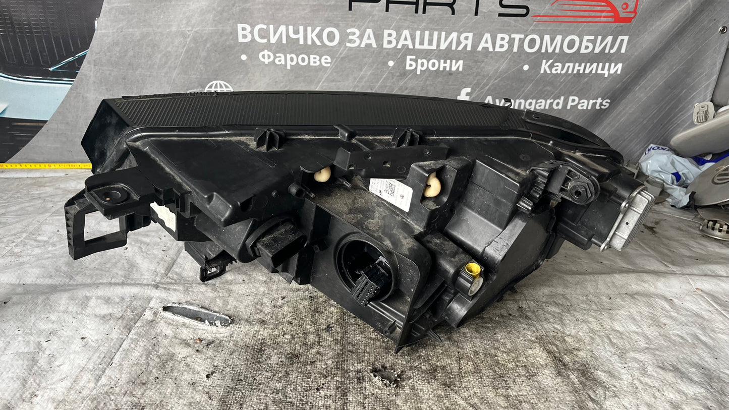 Volkswagen ID4 десен фар