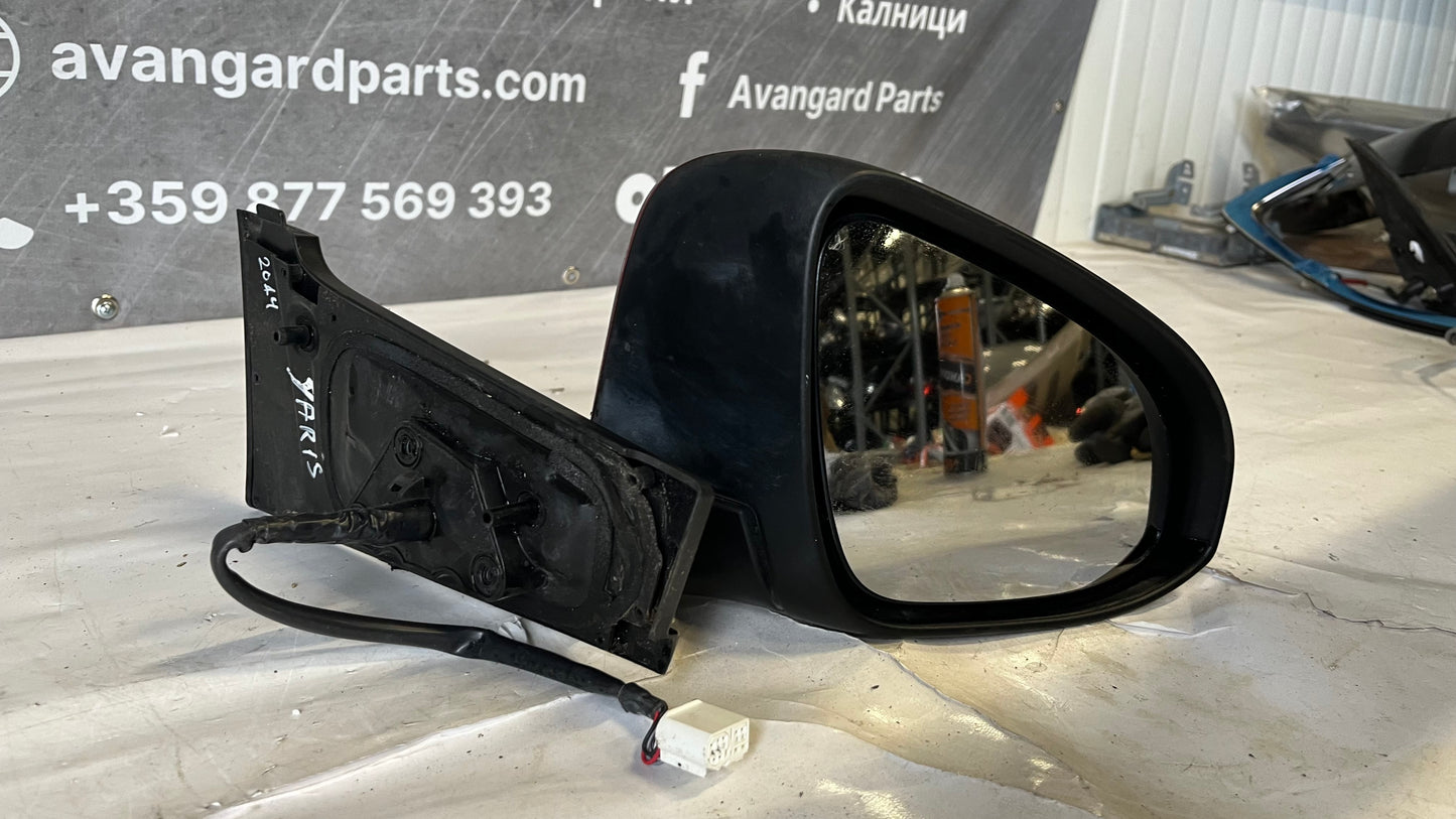 Дясно огледало Toyota Yaris 3 2011-2014