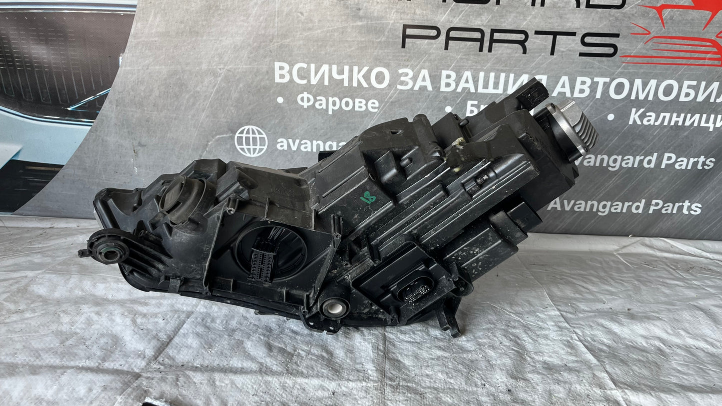 Десен фар Audi A4 S4 8W0 2015-