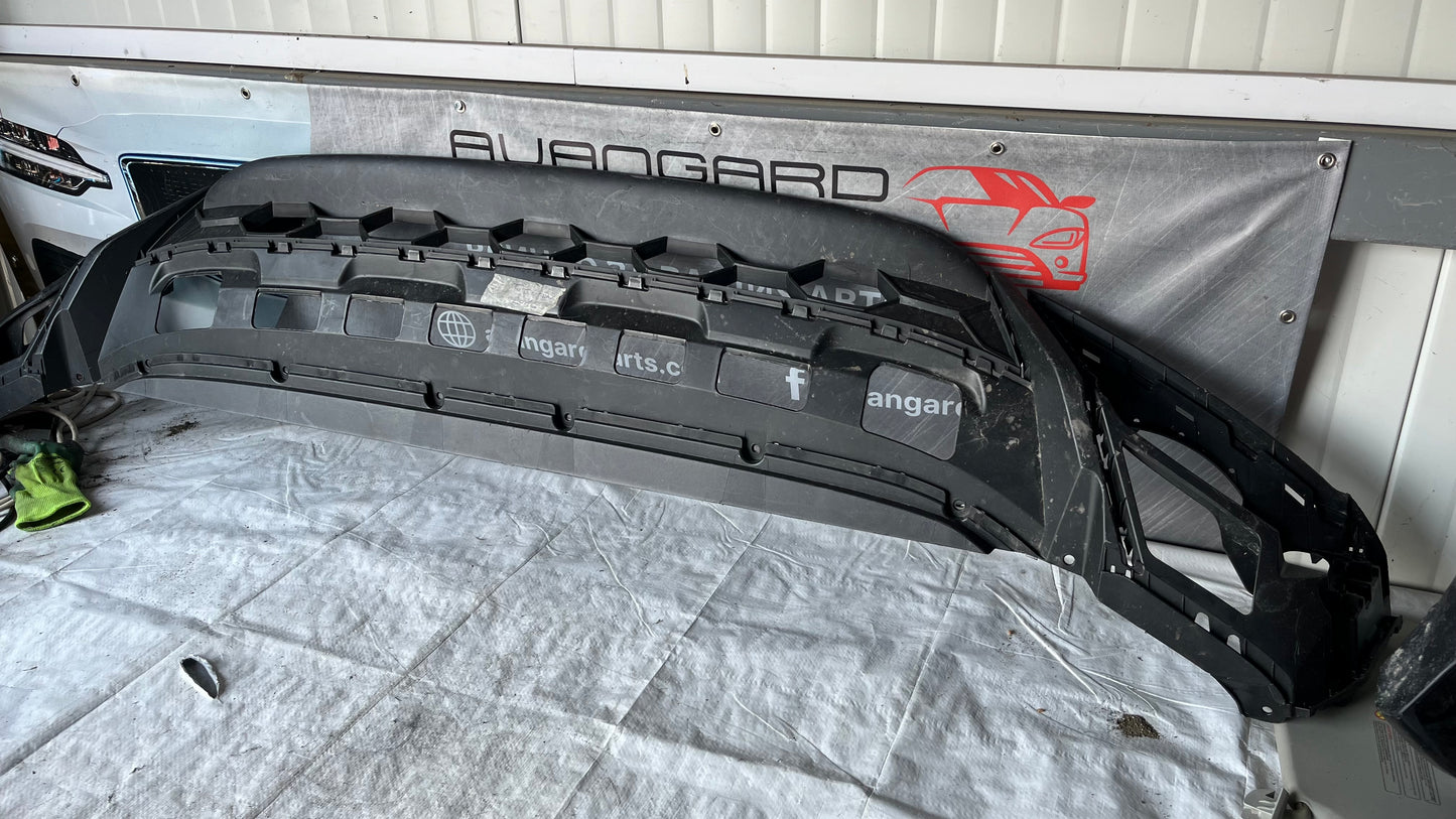 Част от предна броня Volkswagen Tiguan 2 Lift