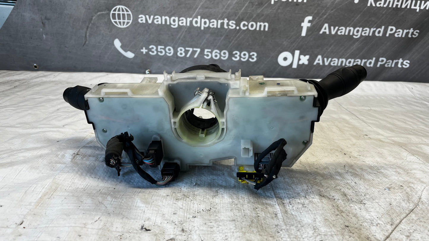 Renault Laguna 3 лостчета около волан