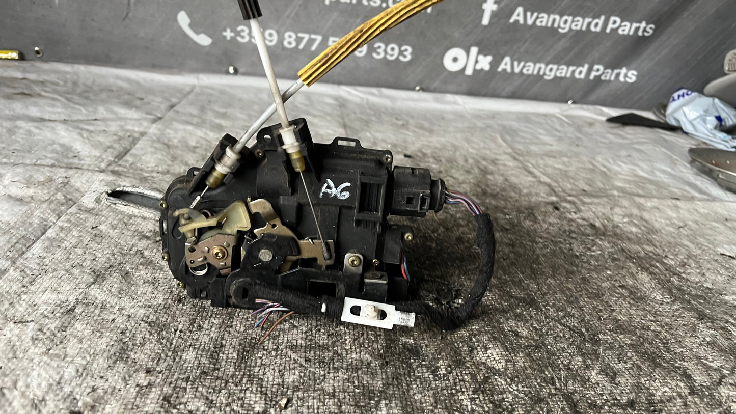 Audi A6 2000- брава задна лява