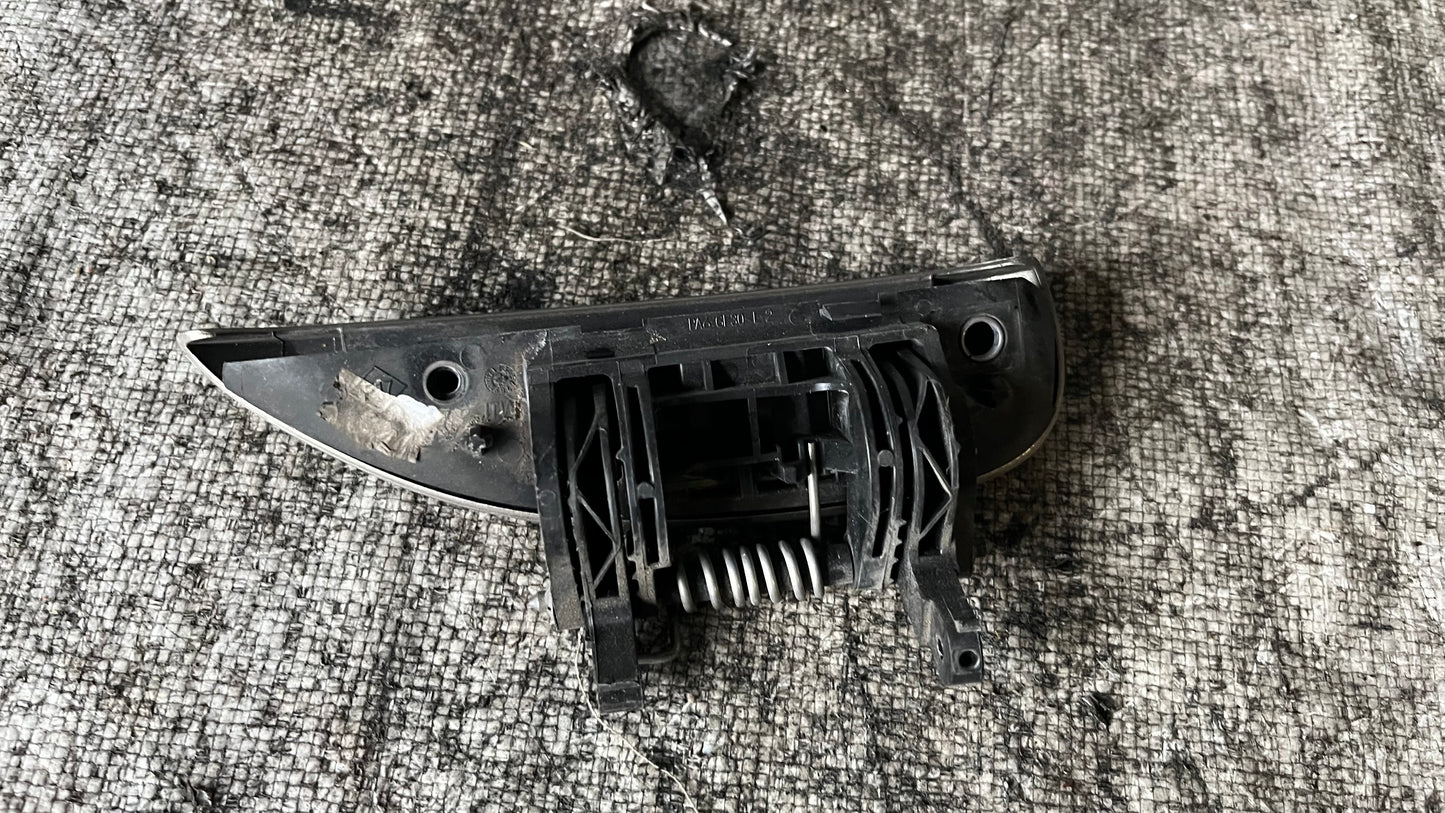 Dacia Logan 2 лява дръжка