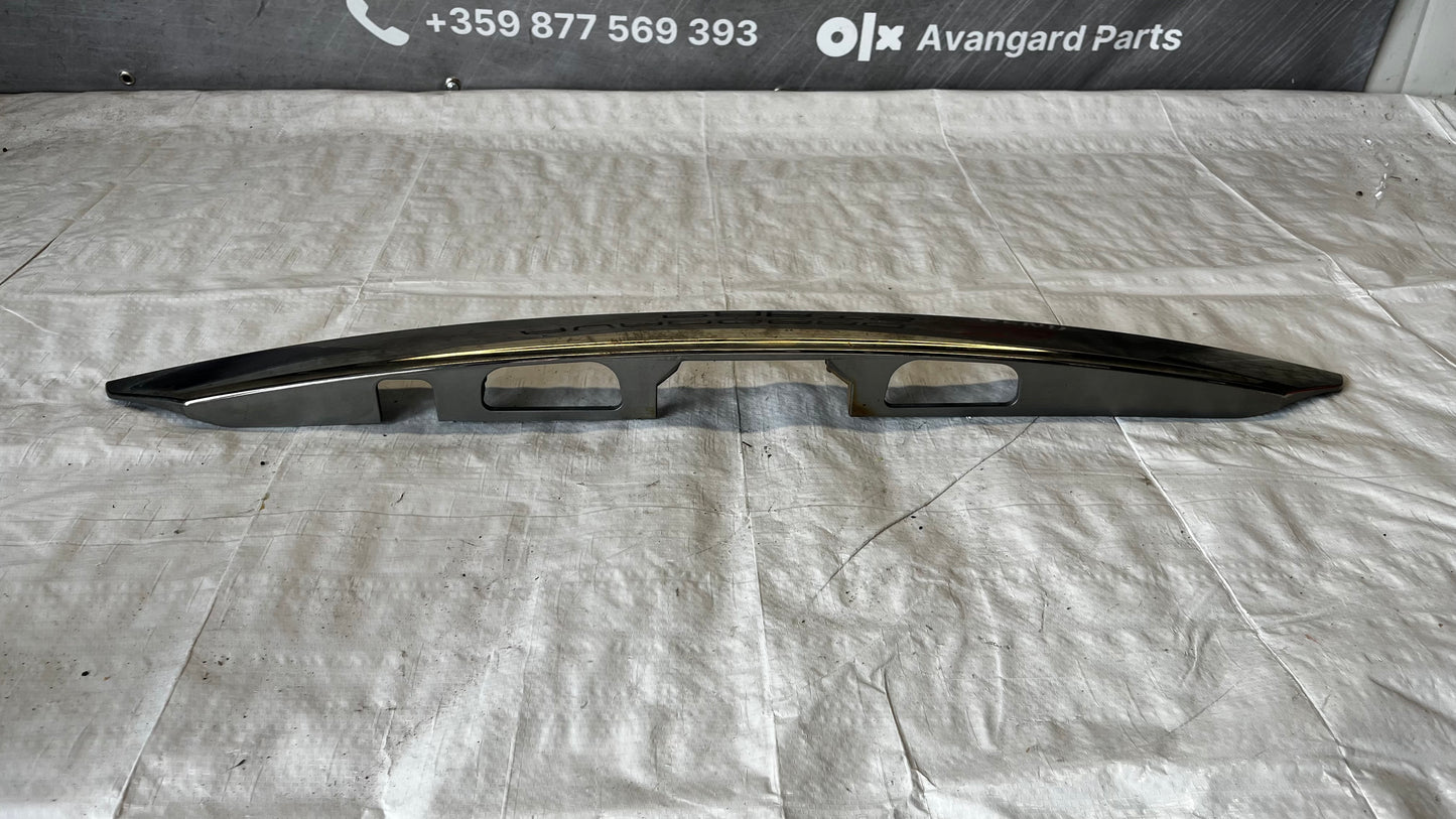 Toyota Yaris 2012- лайстна задна регистрация