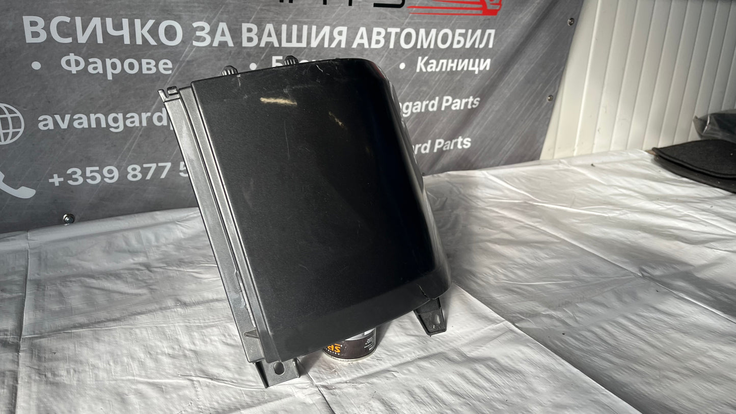 Ляв ъгъл от задна броня VW T6 (2015-2024)