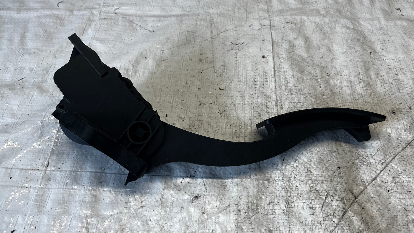 Mercedes GLA 250 X156 педал за газ