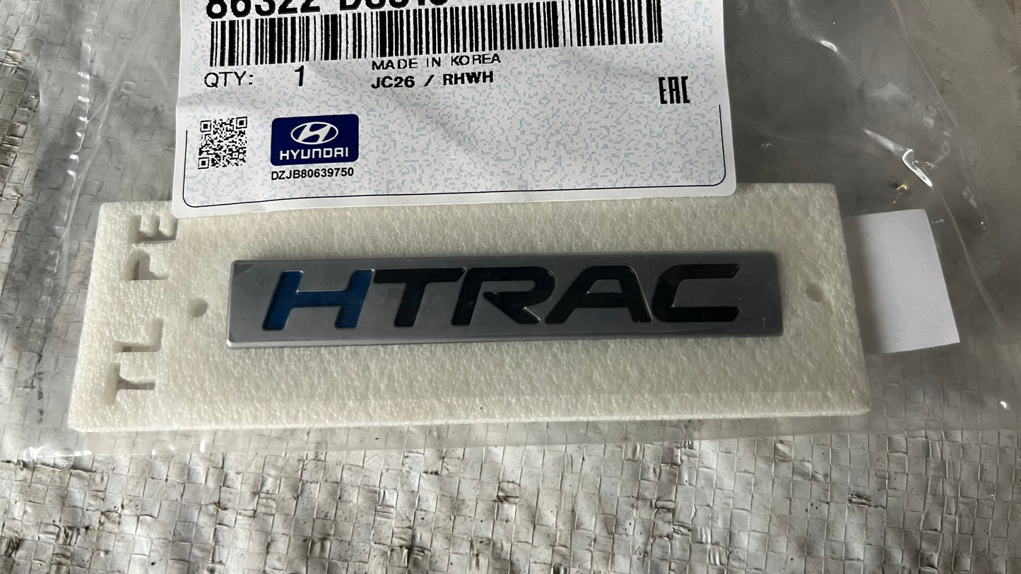 2 броя метални табелки за Hyundai “HTRAC”