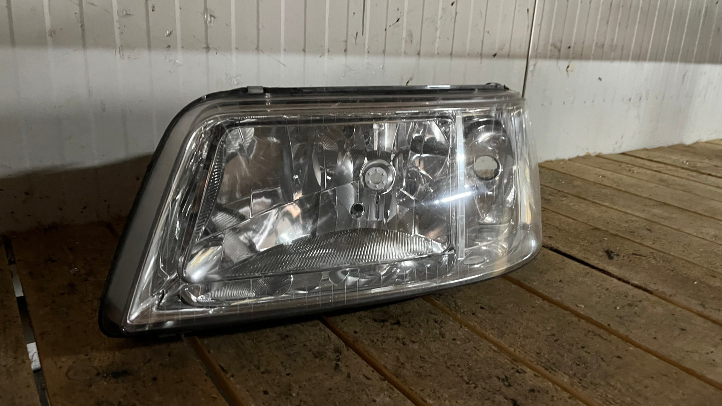 Ляв фар Volkswagen T5 Transporter