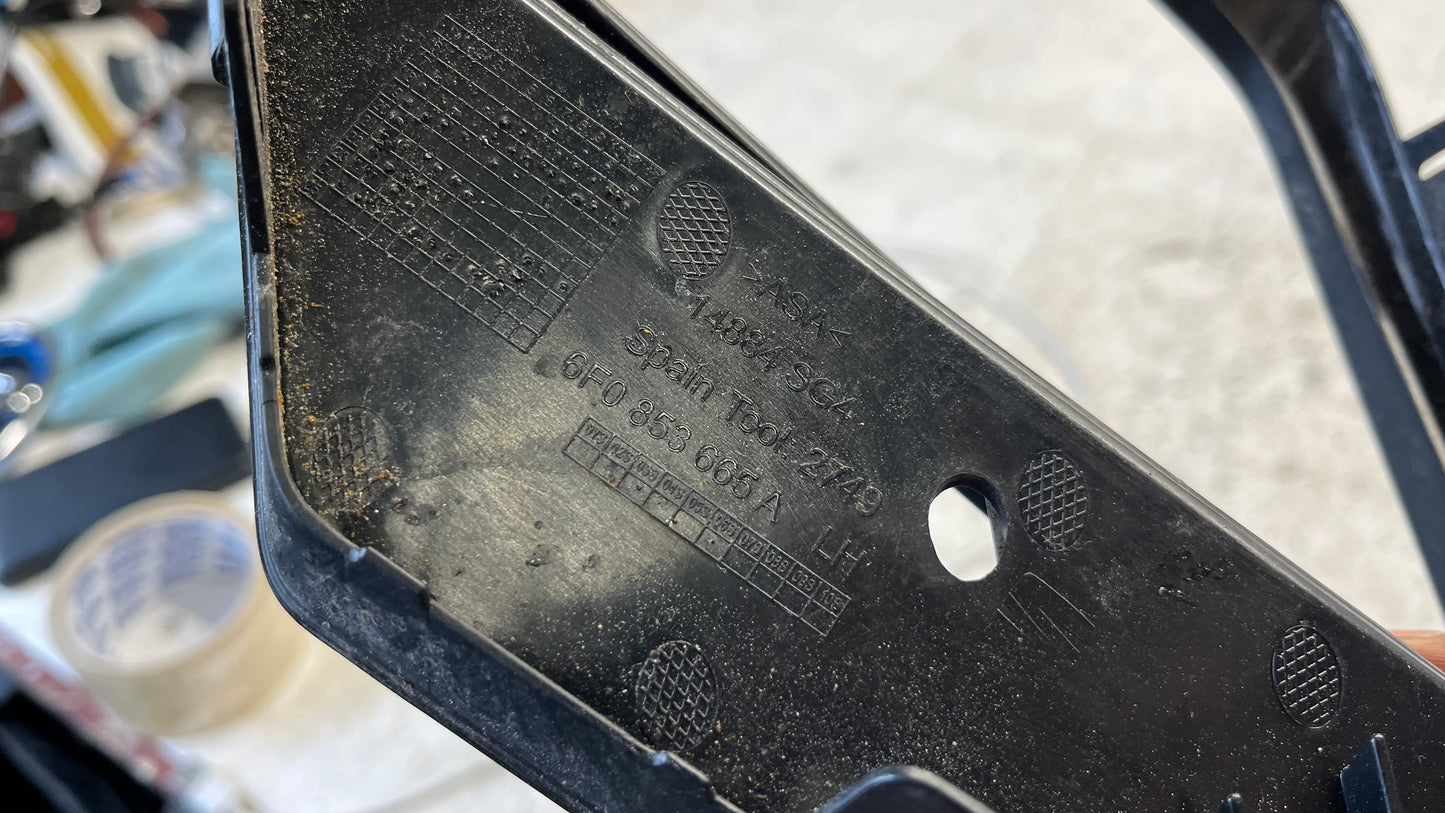 Seat Ibiza 17- решетка на ляв халоген