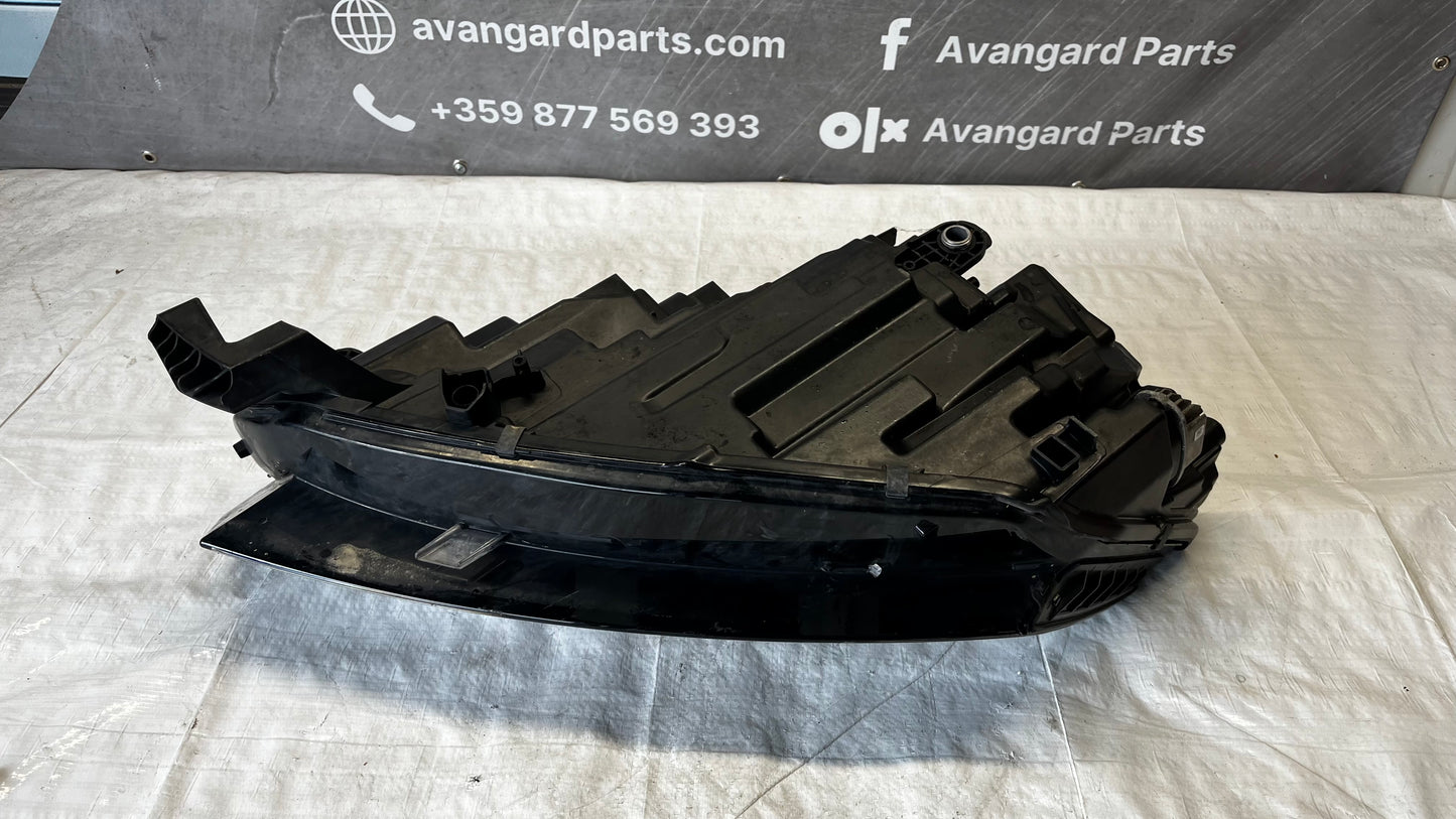 Skoda Octavia 4 десен фар