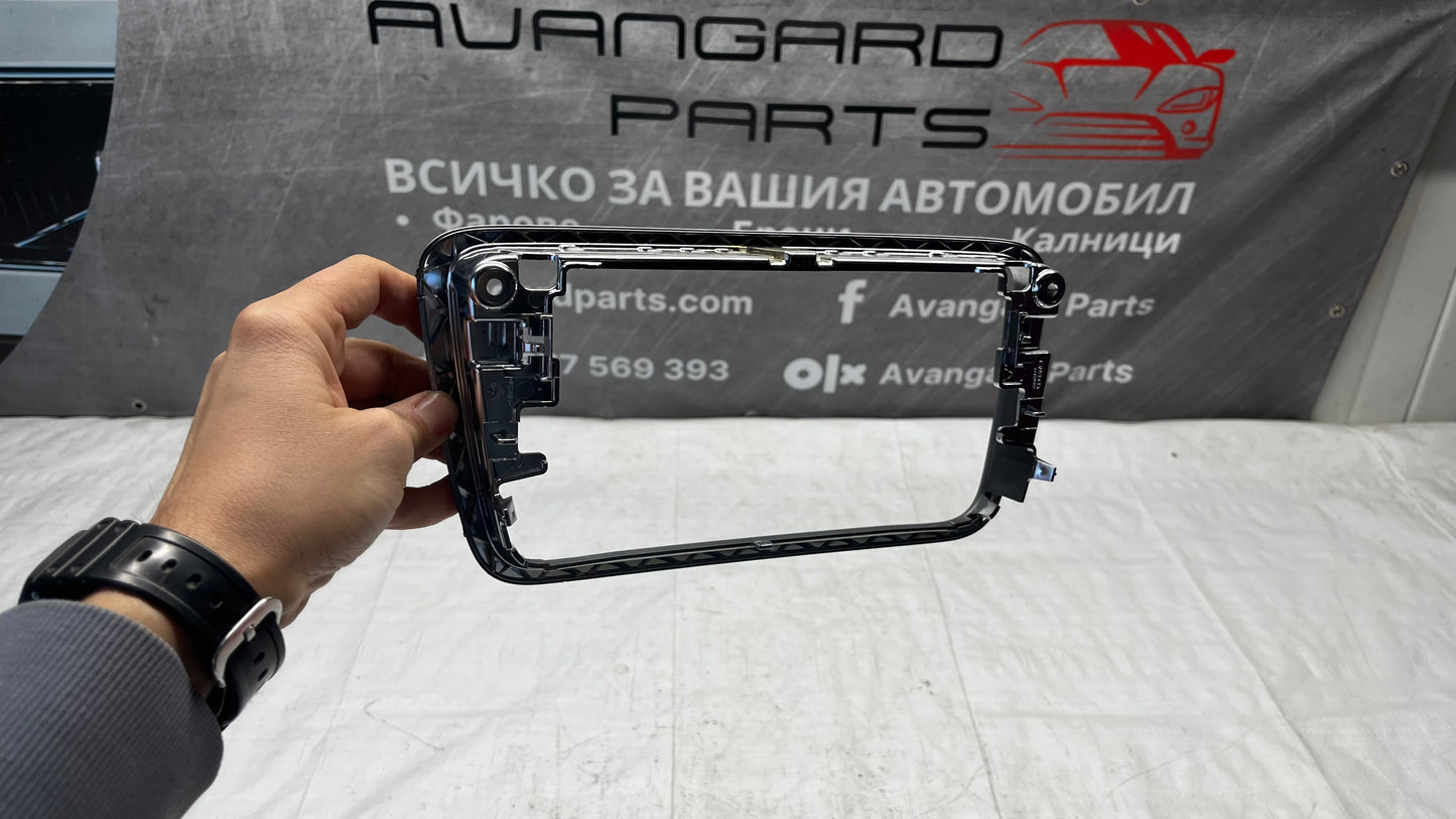 Mercedes CLA 250 рамка на дисплея