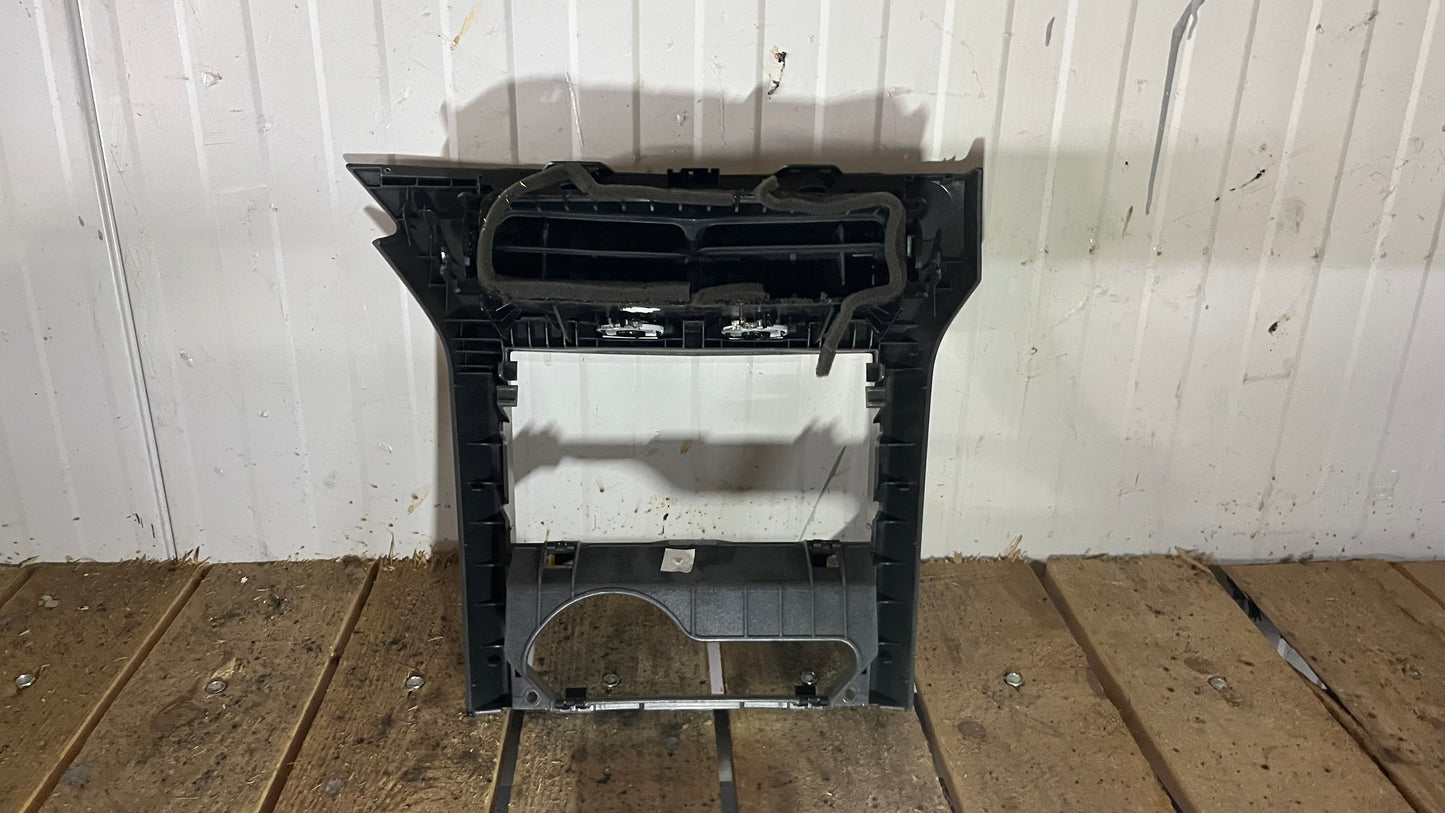 Среден панел Opel Astra H