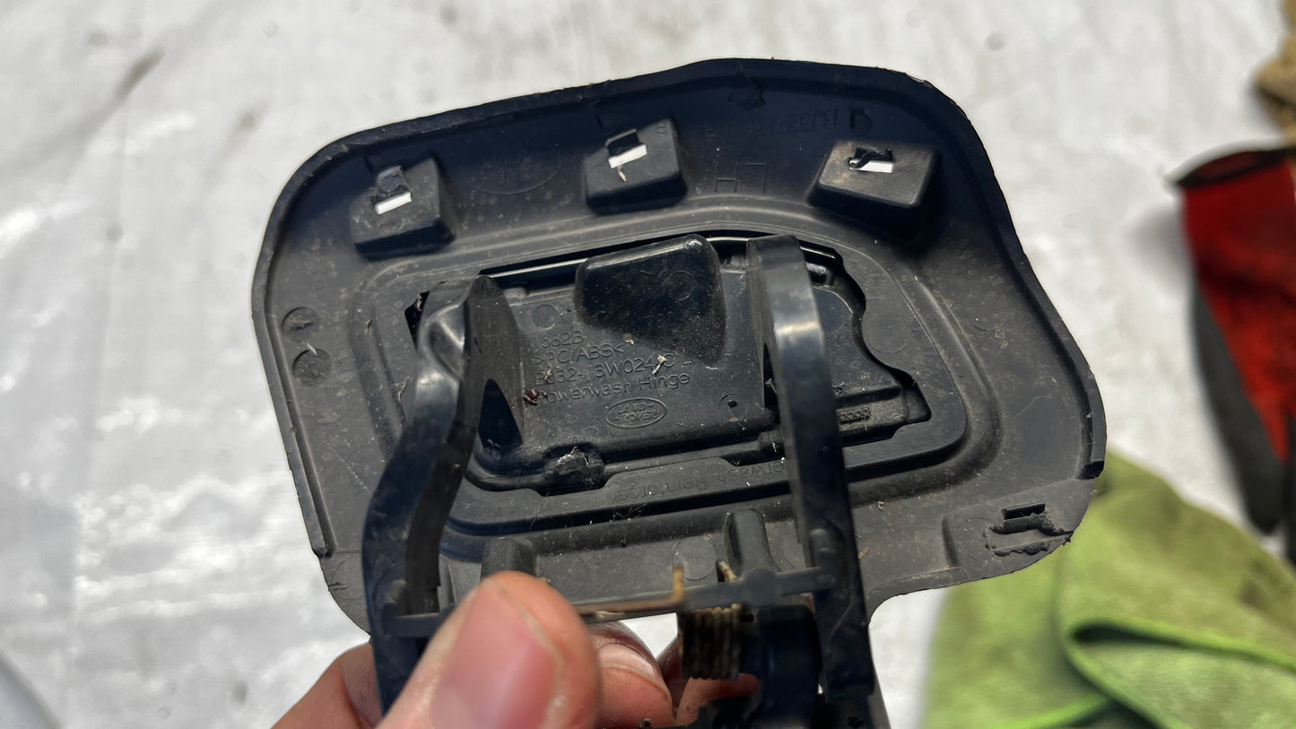 Land Rover Evoque лява капачка за предна броня