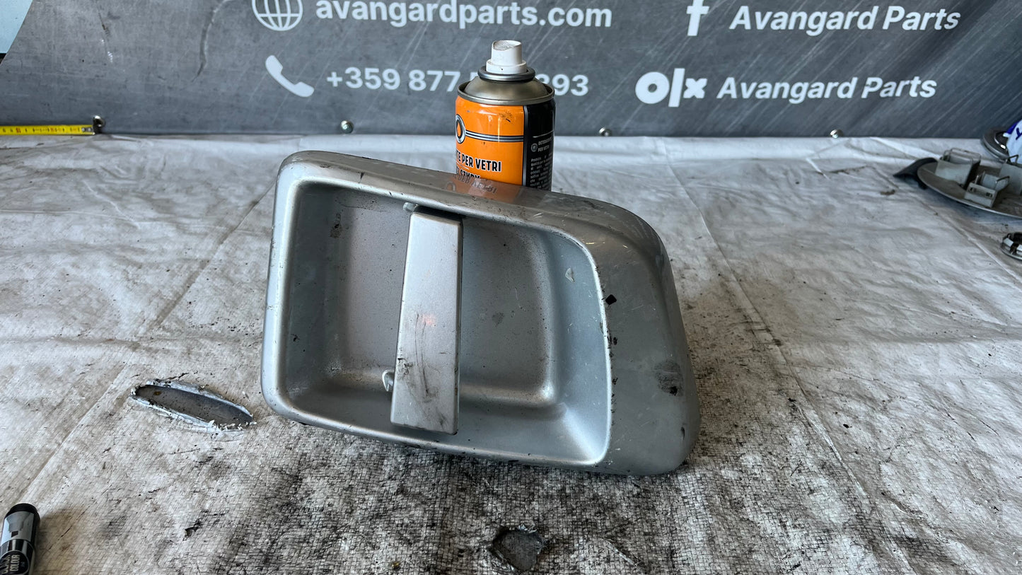Peugeot 1007 2005- предна лява дръжка