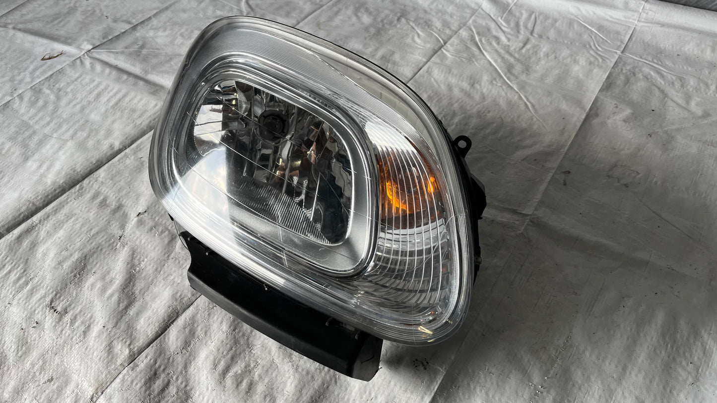 Десен фар Fiat Panda 3 2011-