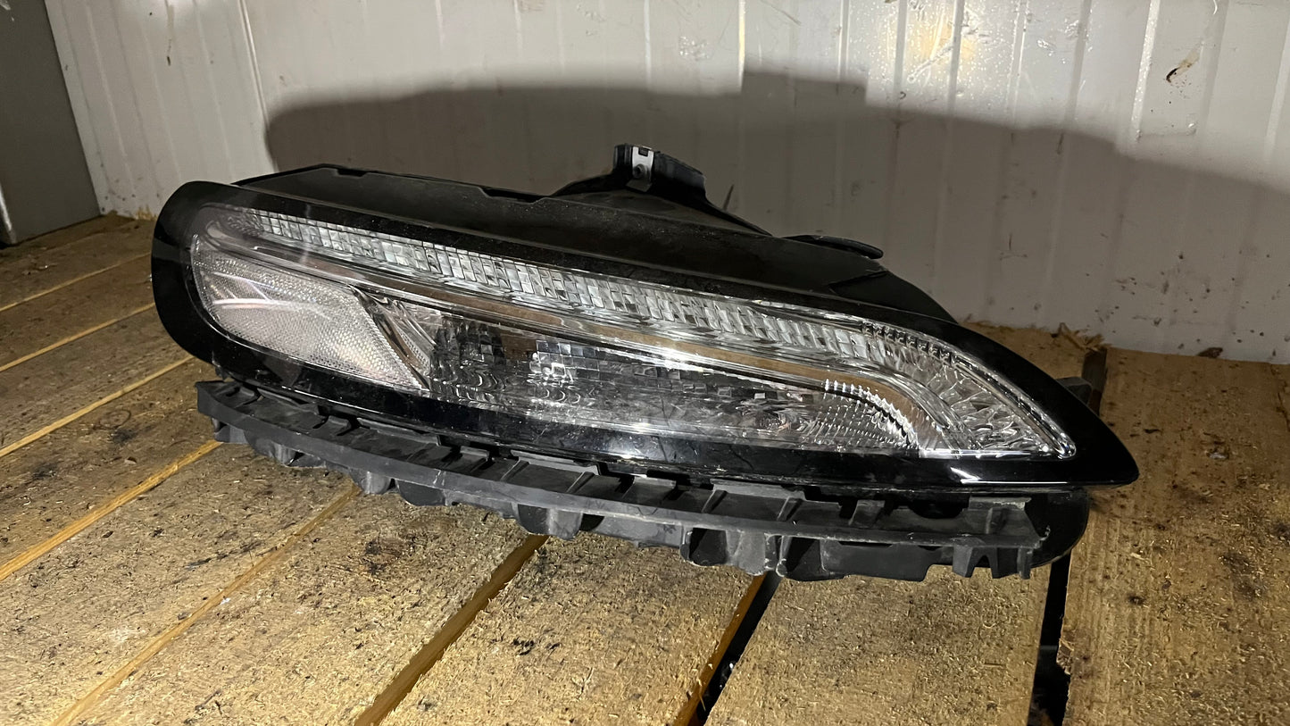 Десен фар Jeep Cherokee KL